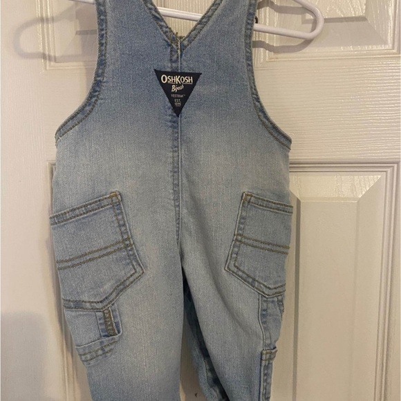 Oshkosh B’Gosh Stretch Overalls - size 3 months - Picture 6 of 7